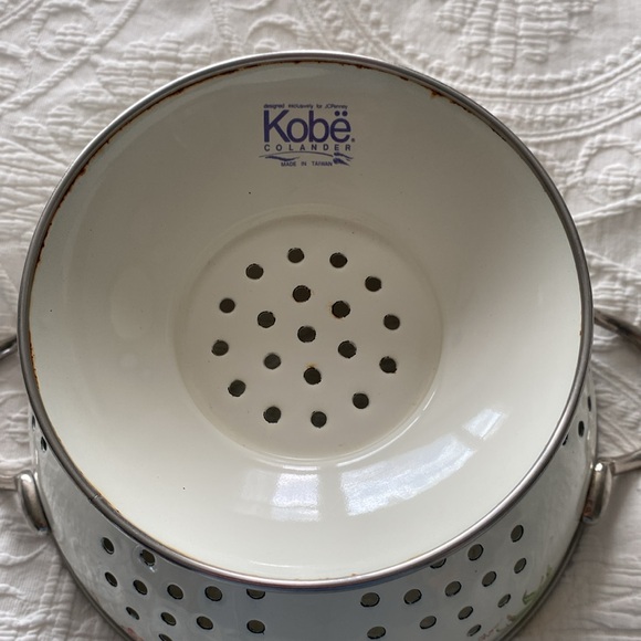 Vintage Enamel Colander - Picture 5 of 9